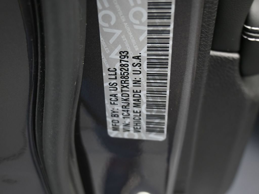 Used 2024 Jeep Grand Cherokee L Overland w/ Luxury Tech Group IV image 18