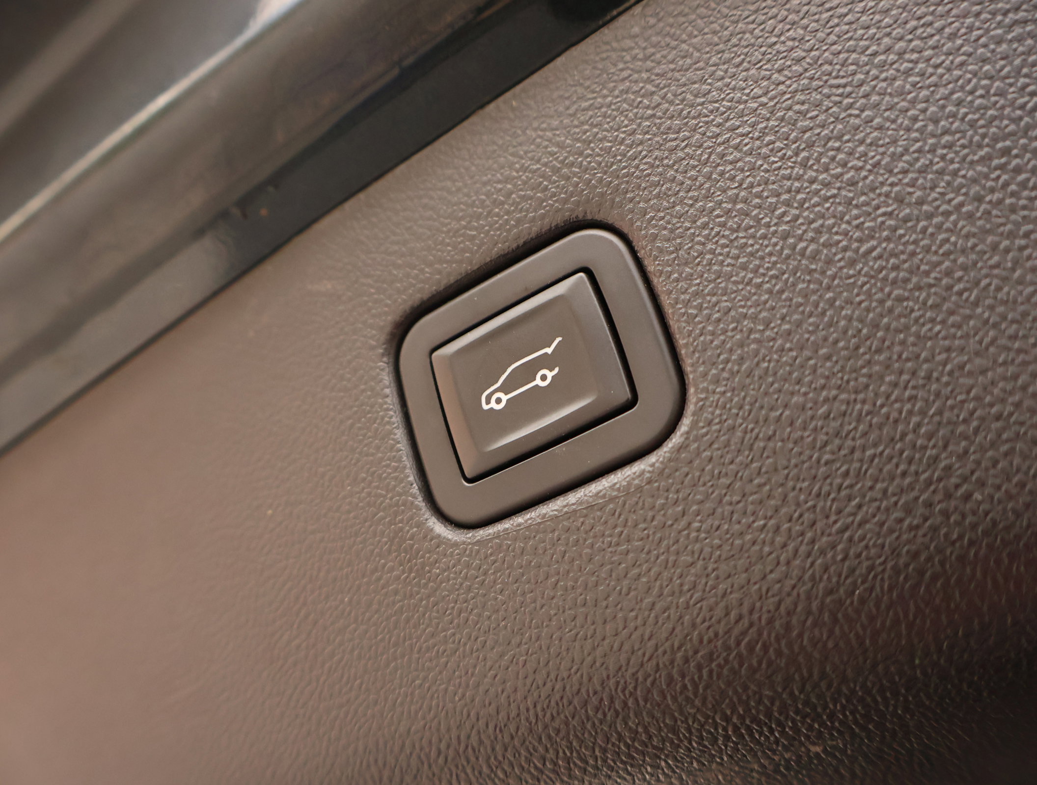 Used 2019 Chevrolet Blazer LT FWD image 22