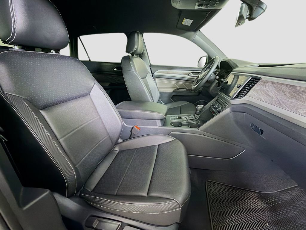 Used 2021 Volkswagen Atlas Cross Sport SE image 31