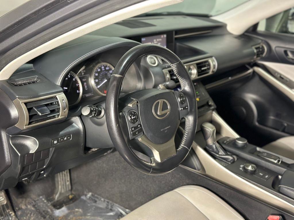 Used 2015 Lexus IS 250 image 27