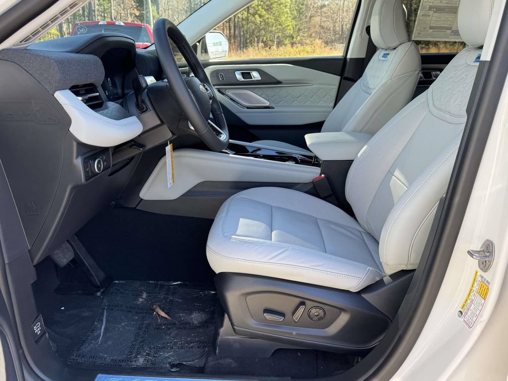 New 2026 Ford Explorer Platinum w/ LUX Leather Package AWD/4WD image 20
