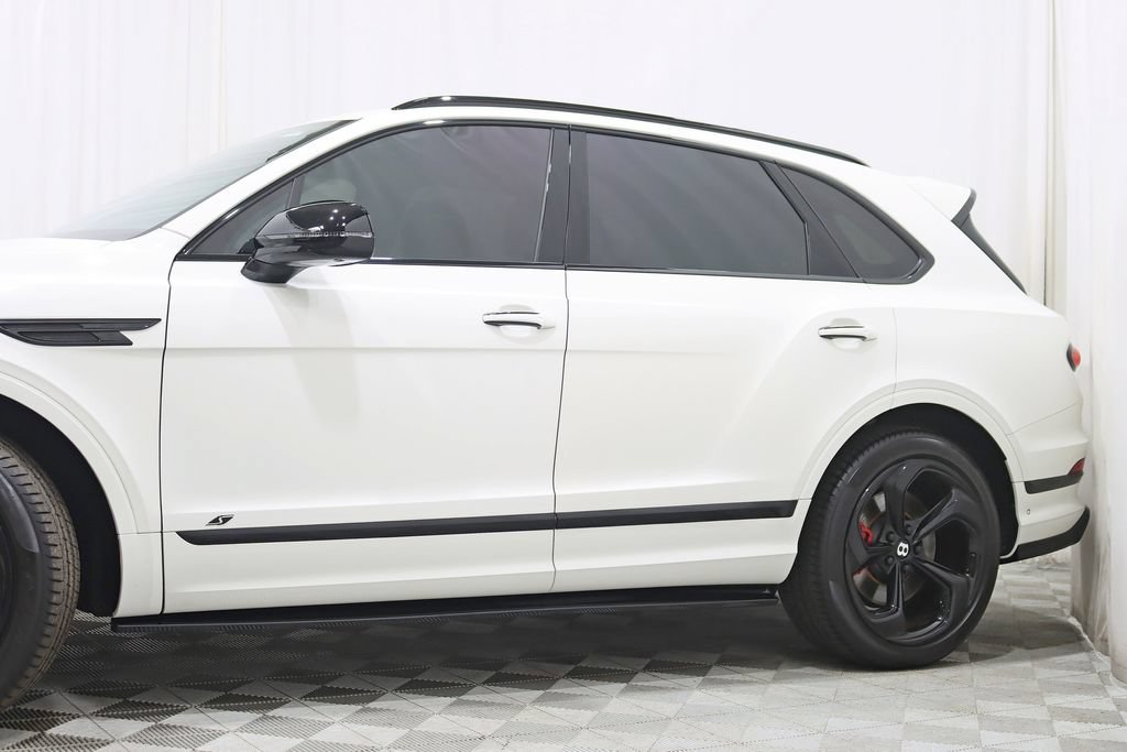 Used 2023 Bentley Bentayga AWD/4WD image 3