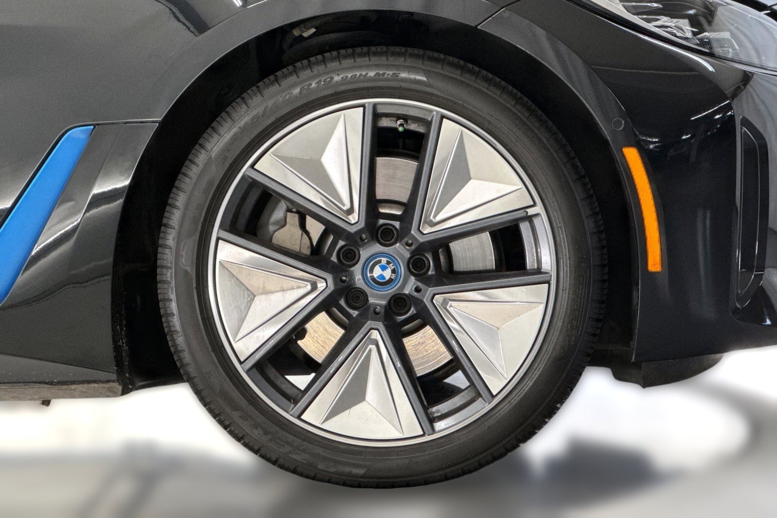 Used 2023 BMW i4 eDrive40 w/ Premium Package RWD image 11
