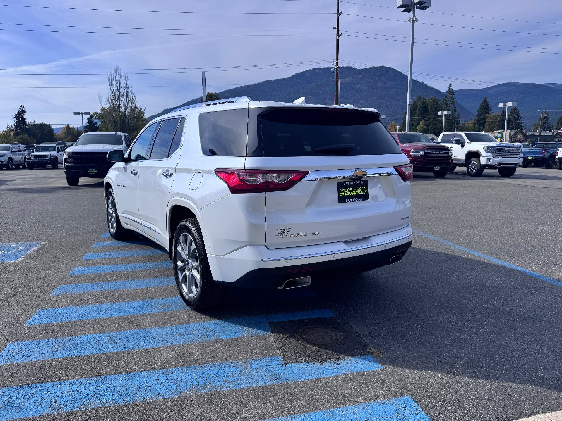 Used 2019 Chevrolet Traverse Premier w/ LPO, Floor Liner Package AWD/4WD image 5