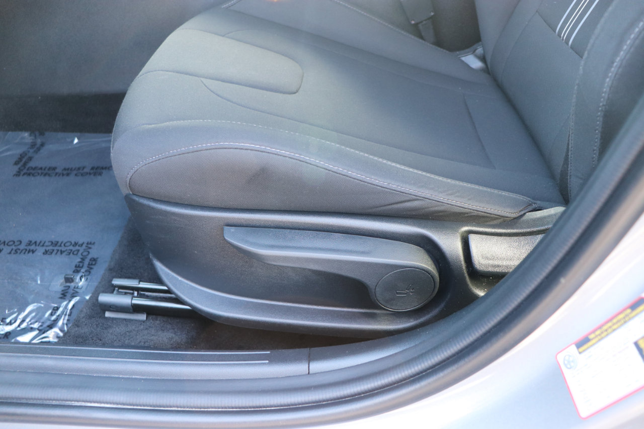 Used 2024 Hyundai Elantra SEL image 42
