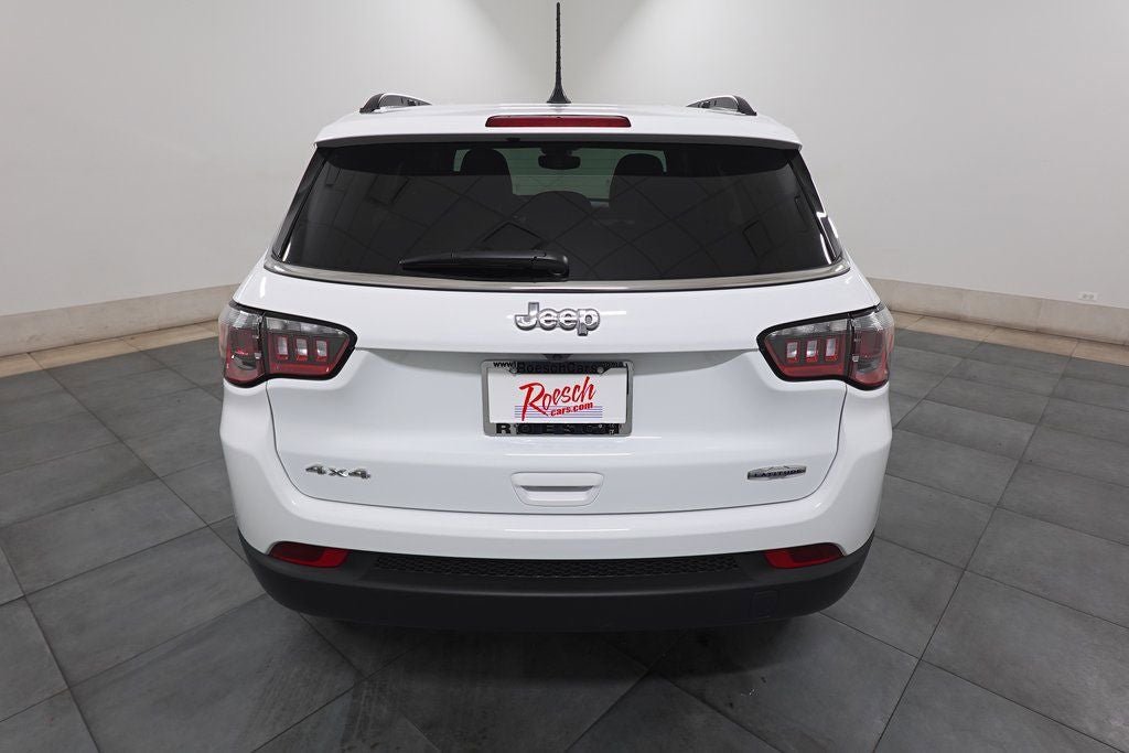 Used 2026 Jeep Compass Latitude AWD/4WD image 4