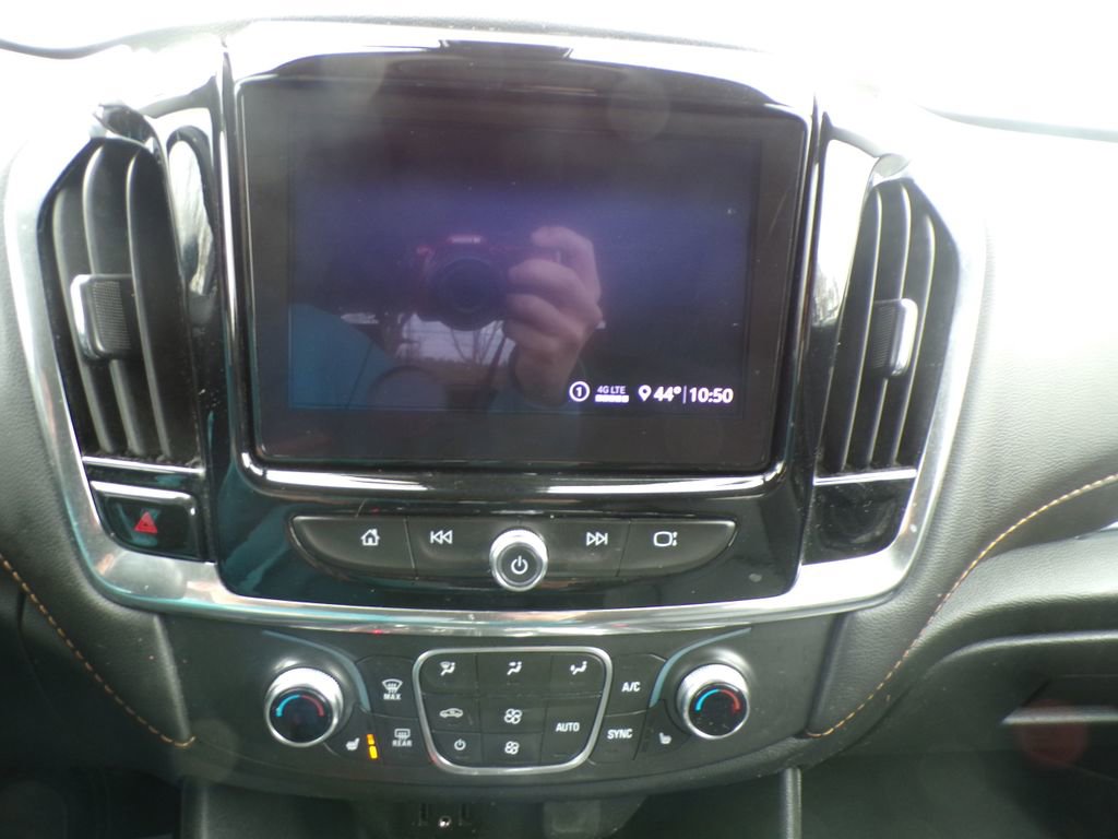 Used 2020 Chevrolet Traverse LT w/ LPO, Blackout Package AWD/4WD image 23