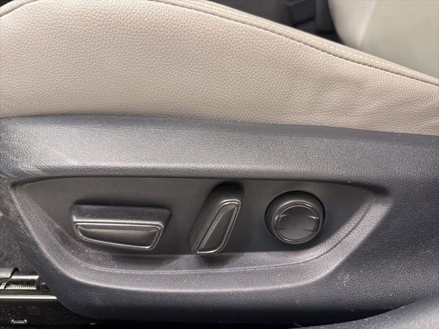 Used 2025 Toyota Camry SE FWD image 14