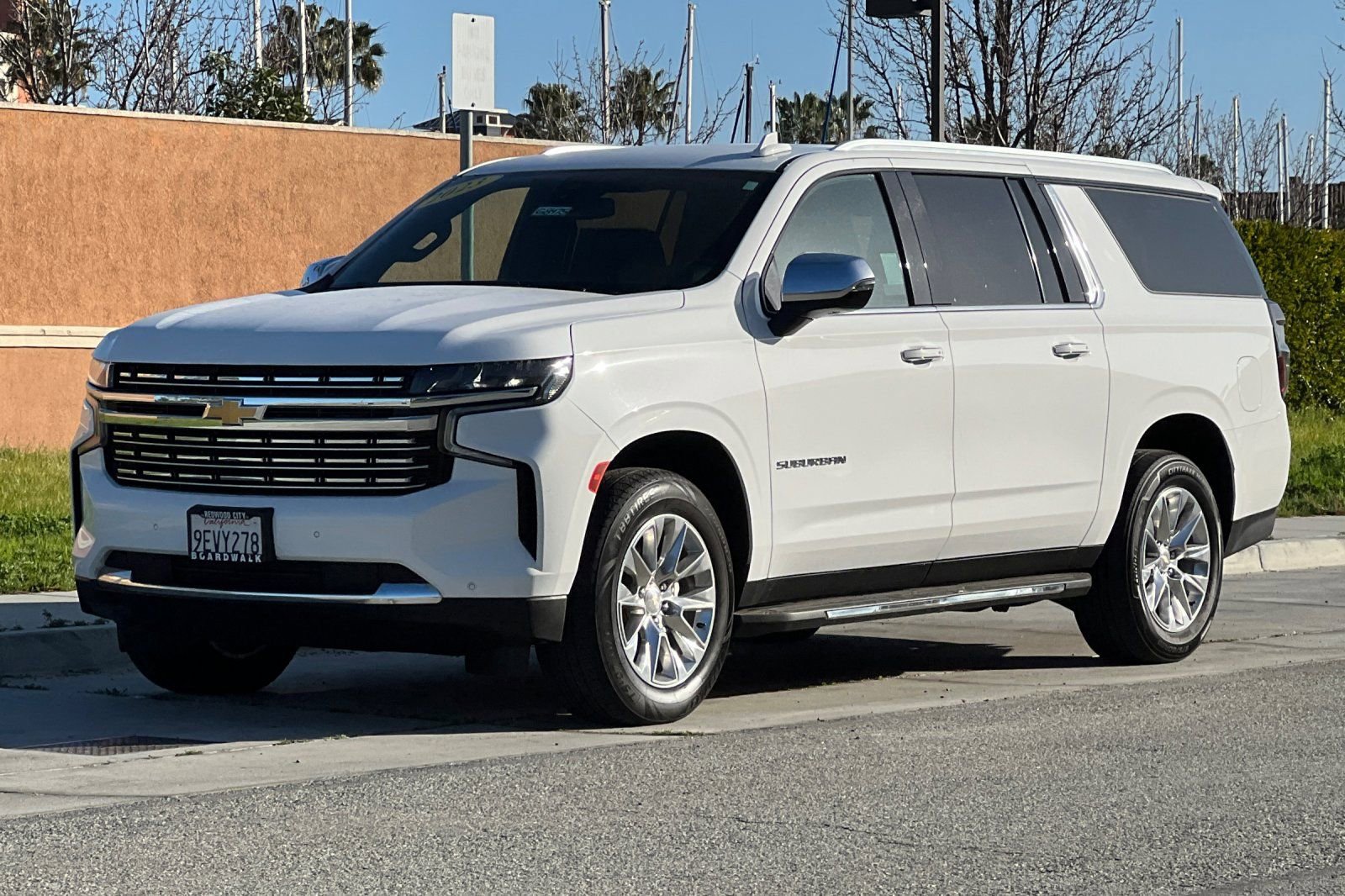 Used 2023 Chevrolet Suburban Premier image 8