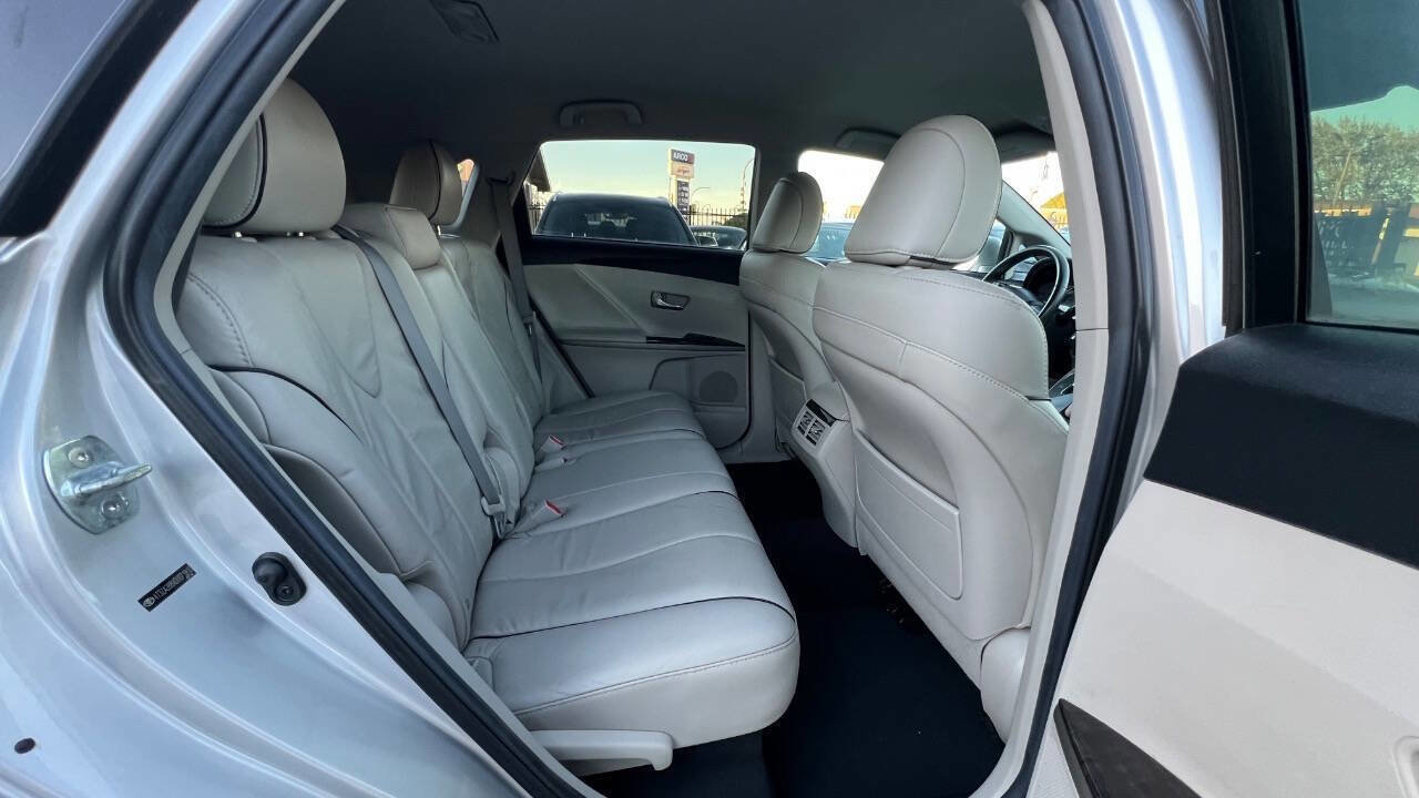 Used 2013 Toyota Venza XLE image 19