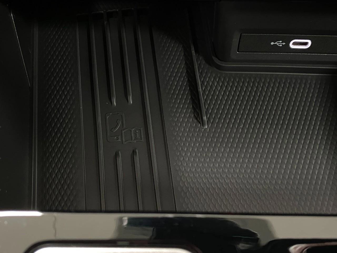 New 2026 Volkswagen Atlas Cross Sport SEL R-Line image 27