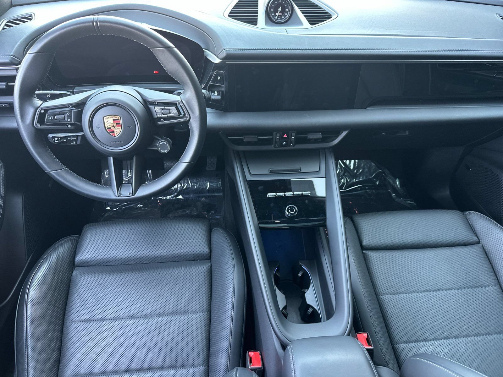 Certified 2025 Porsche Macan Electric RWD image 7