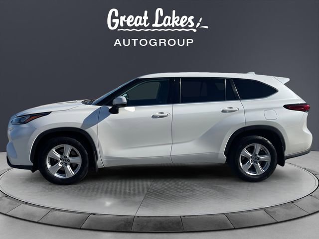 Used 2020 Toyota Highlander LE AWD/4WD image 2