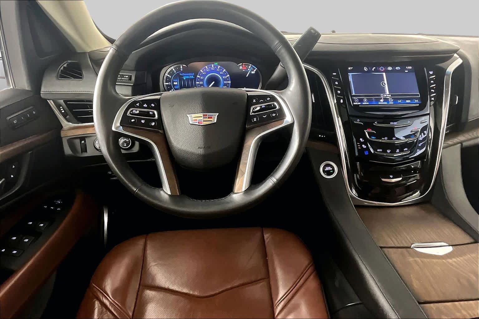 Used 2018 Cadillac Escalade Premium Luxury AWD/4WD image 6