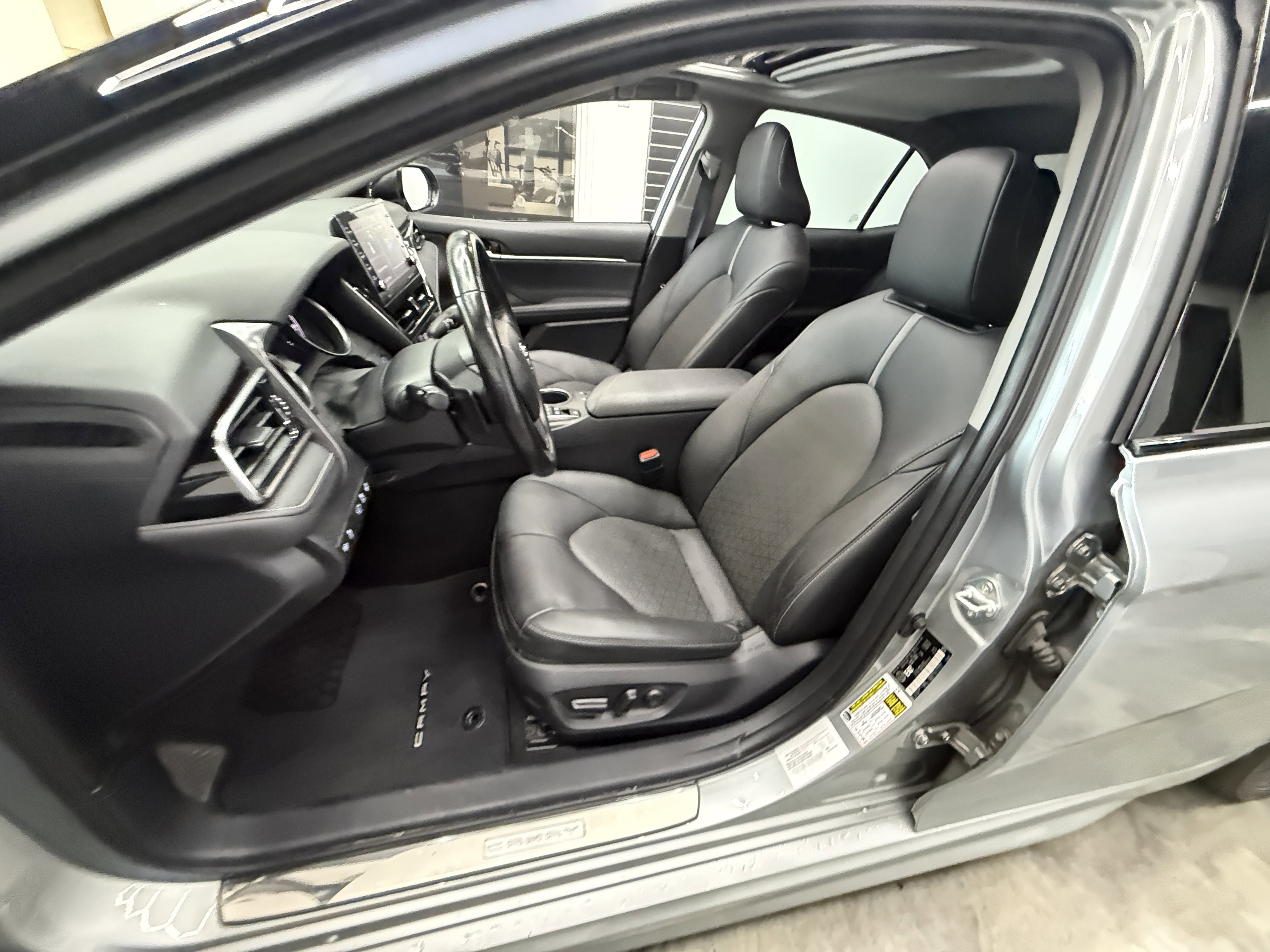 Used 2023 Toyota Camry XSE FWD image 10