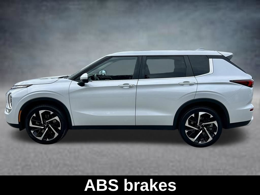 Used 2024 Mitsubishi Outlander SE AWD/4WD image 8