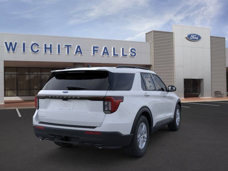 New 2026 Ford Explorer Active RWD image 8