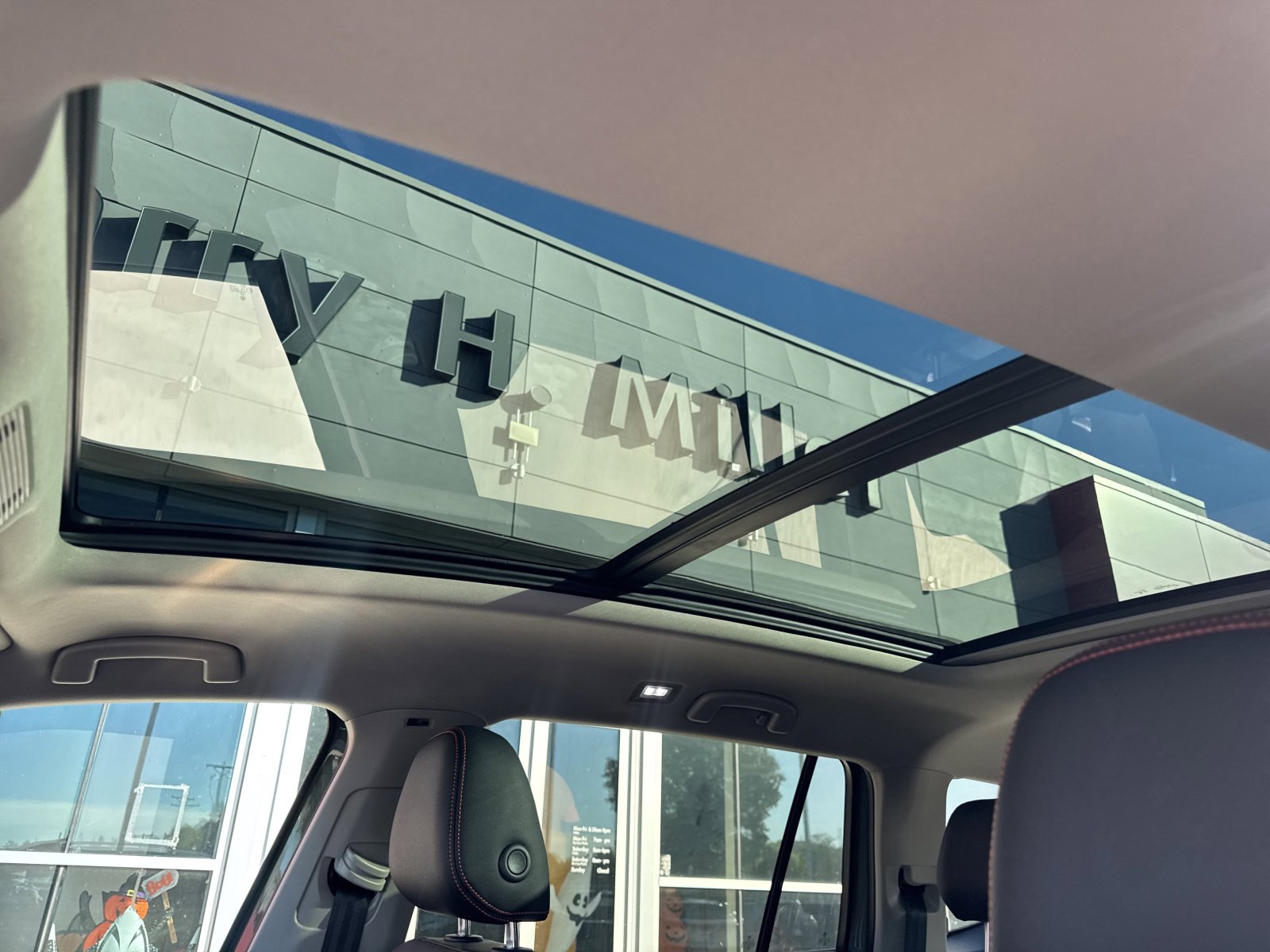 New 2026 Volkswagen Atlas Peak Edition image 18