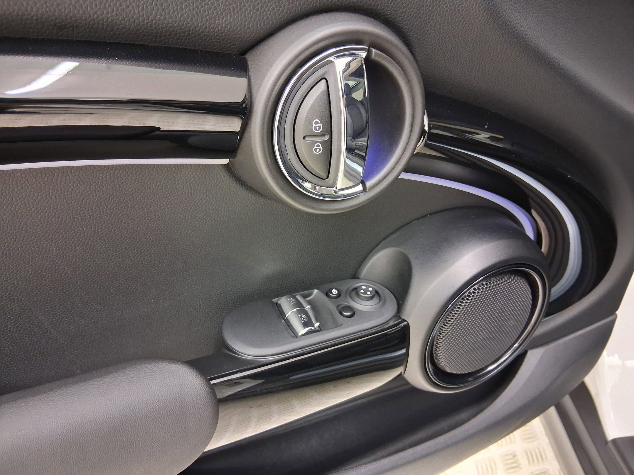 Certified 2024 MINI Cooper 2-Door Hardtop FWD image 12