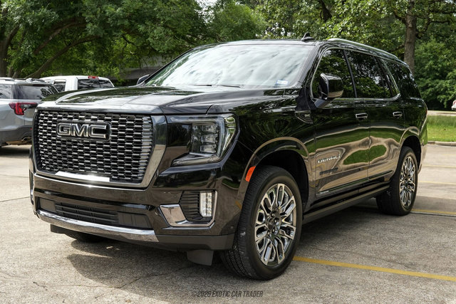 Used 2024 GMC Yukon Denali Ultimate w/ LPO, Floor Liner Package AWD/4WD image 14