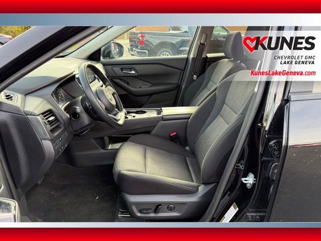 Used 2024 Nissan Rogue SV image 12