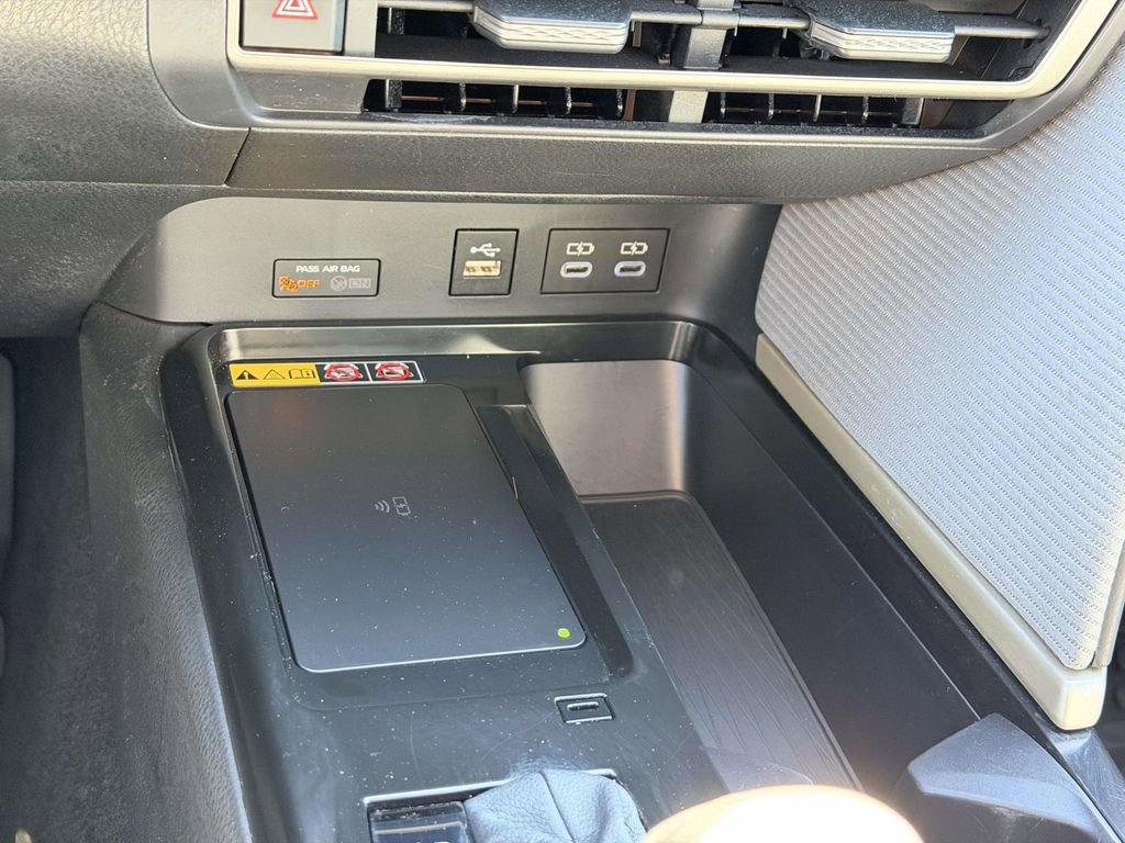 Certified 2025 Toyota Camry SE w/ Convenience Package image 6