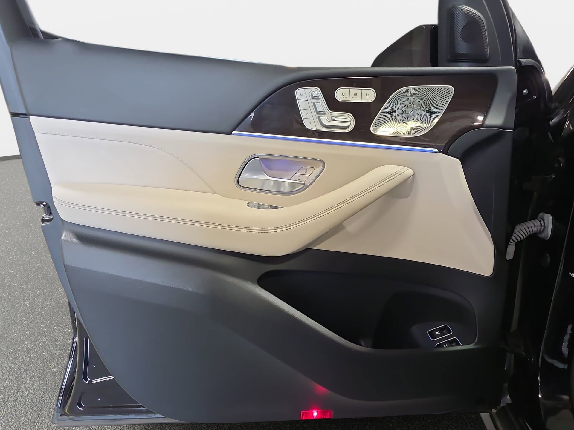 Certified 2024 Mercedes-Benz GLE 450e 4MATIC image 26