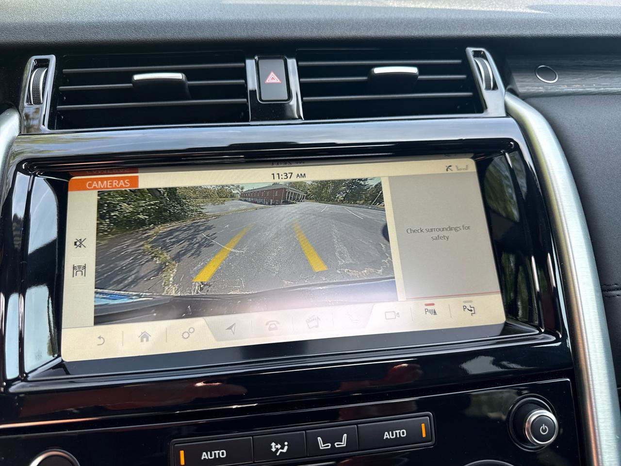 Used 2019 Land Rover Discovery HSE AWD/4WD image 19