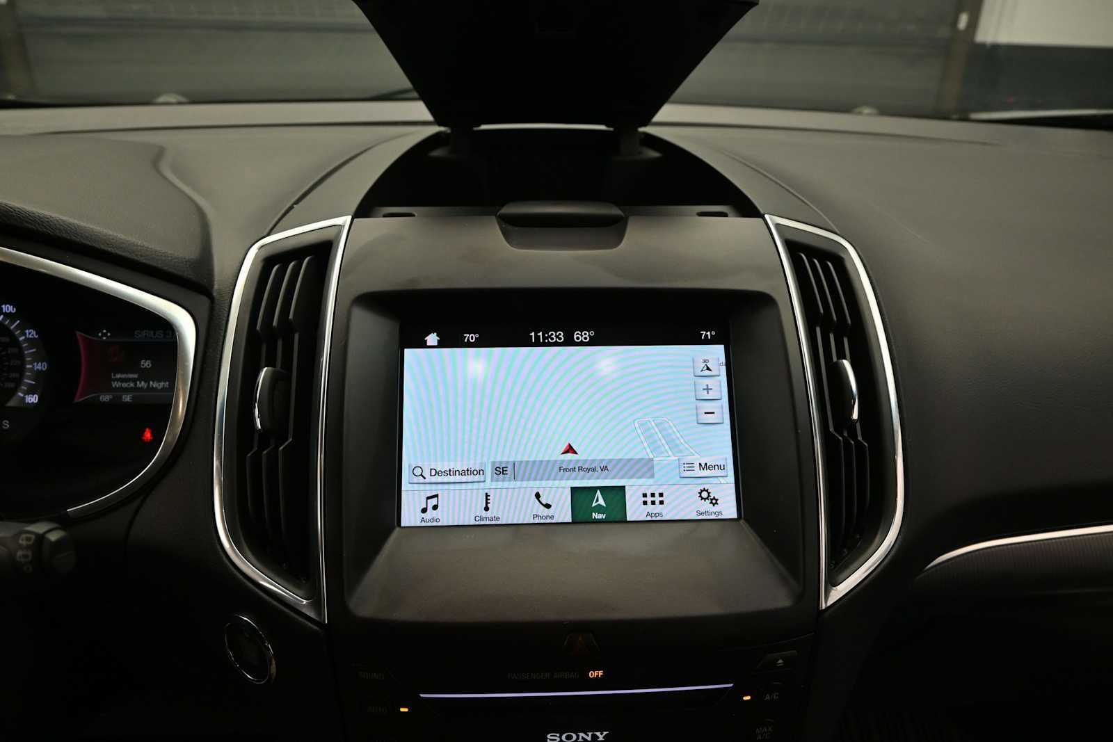 Used 2018 Ford Edge Titanium w/ Equipment Group 301A AWD/4WD image 19