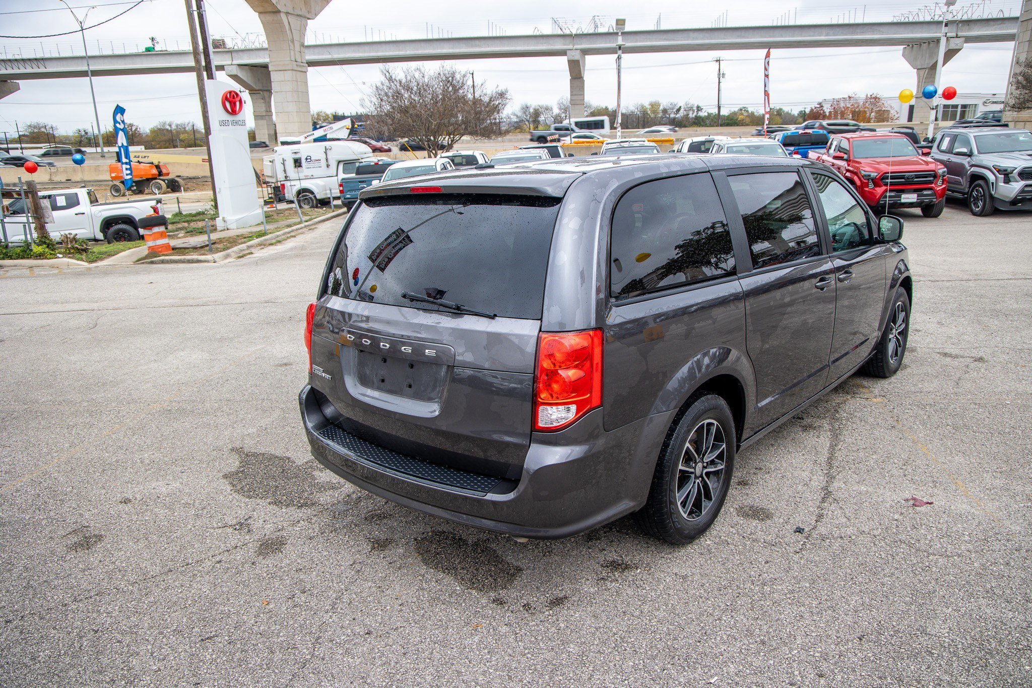Used 2018 Dodge Grand Caravan SE image 7