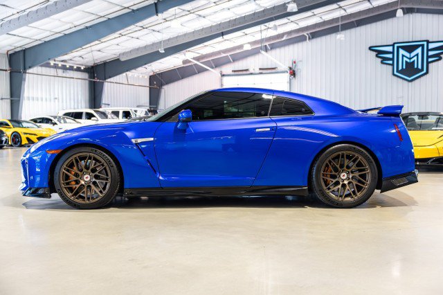Used 2021 Nissan GT-R Premium AWD/4WD image 3