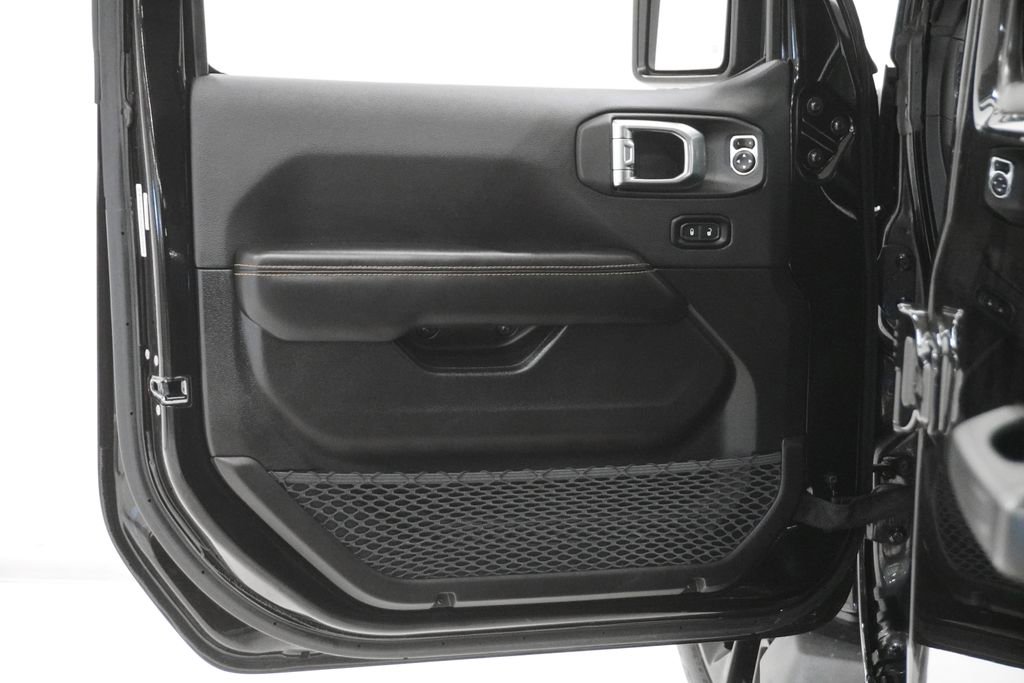 Certified 2025 Jeep Wrangler Unlimited Sahara image 15