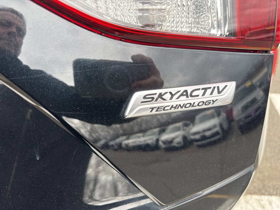 Used 2017 MAZDA MAZDA3 Grand Touring image 43