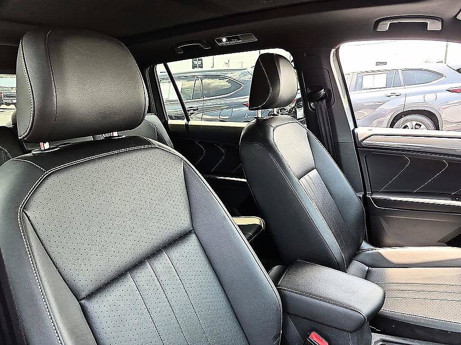 Used 2023 Volkswagen Tiguan SE R-Line FWD image 35