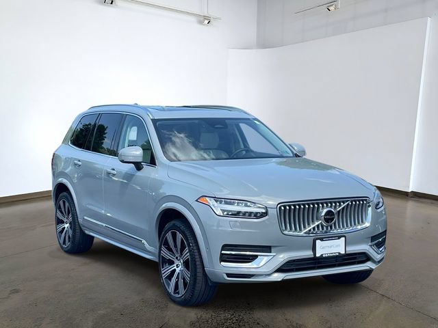 Used 2025 Volvo XC90 T8 Plus w/ Protection Package Premier AWD/4WD image 3