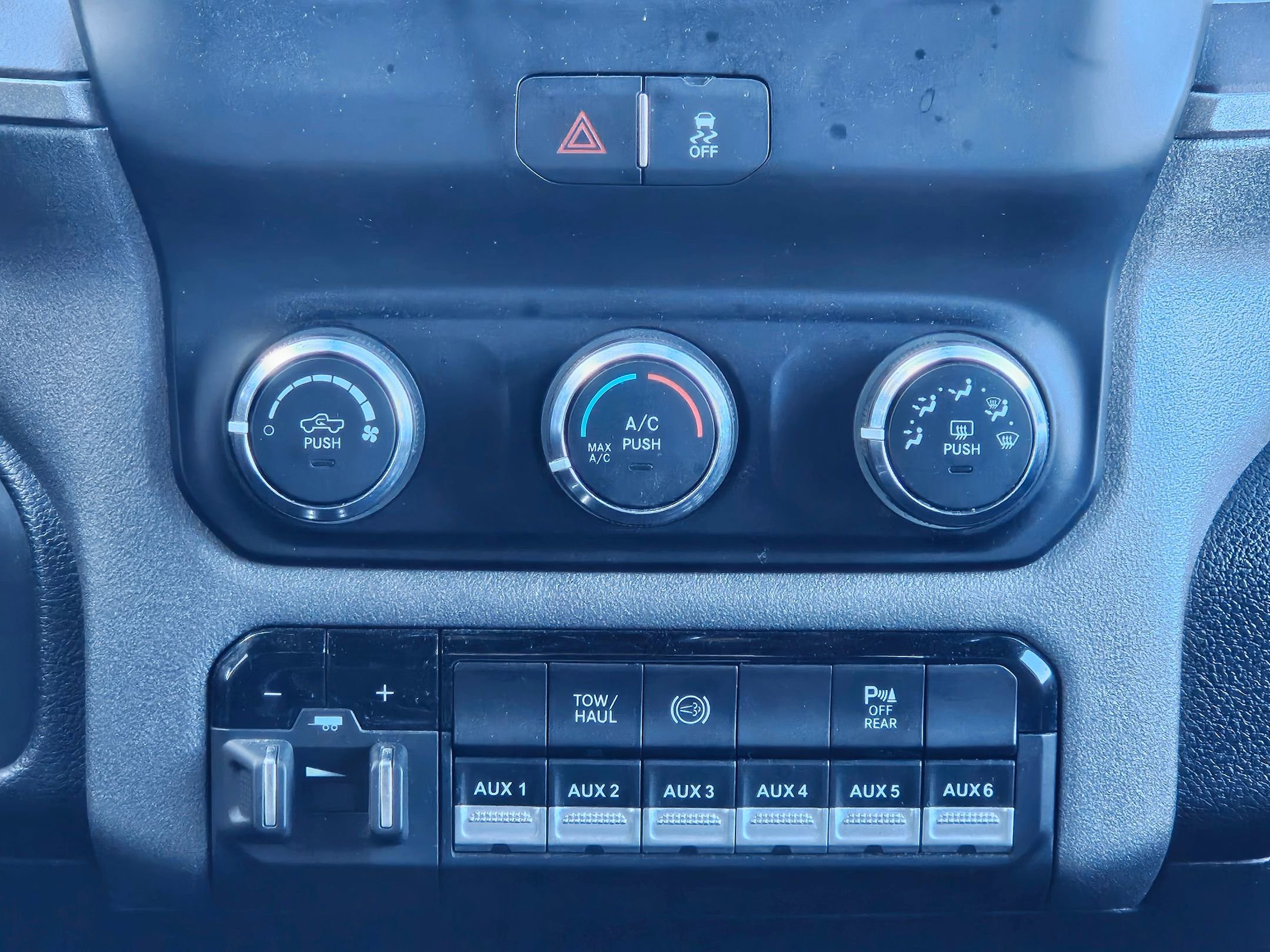 Used 2024 RAM 3500 Tradesman w/ Chrome Appearance Group image 13