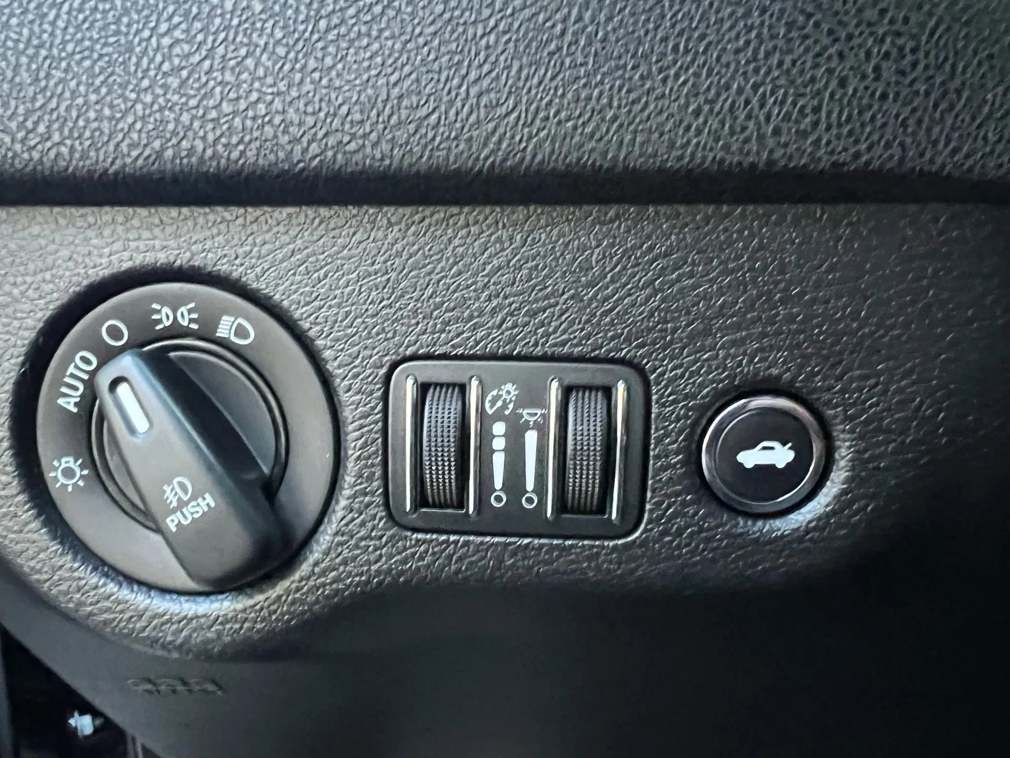 Used 2017 Dodge Charger SXT image 48