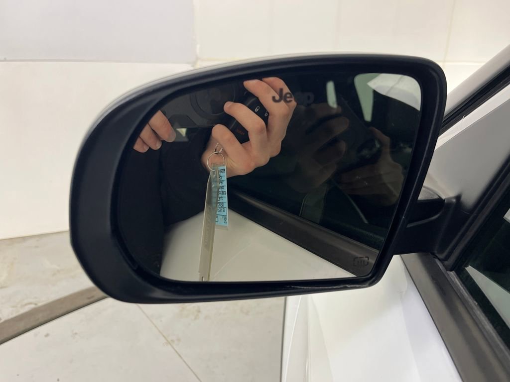 Used 2025 Jeep Compass Limited image 39