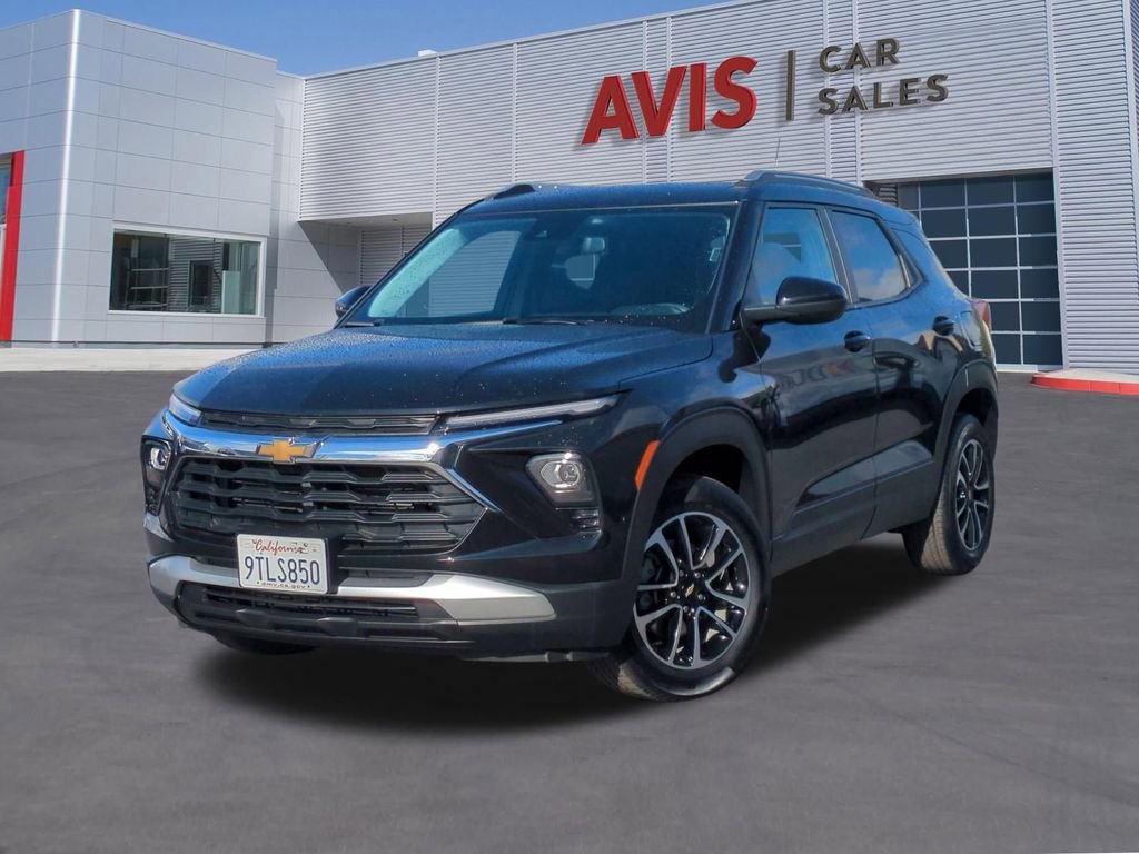 Used 2025 Chevrolet TrailBlazer LT AWD/4WD image 1