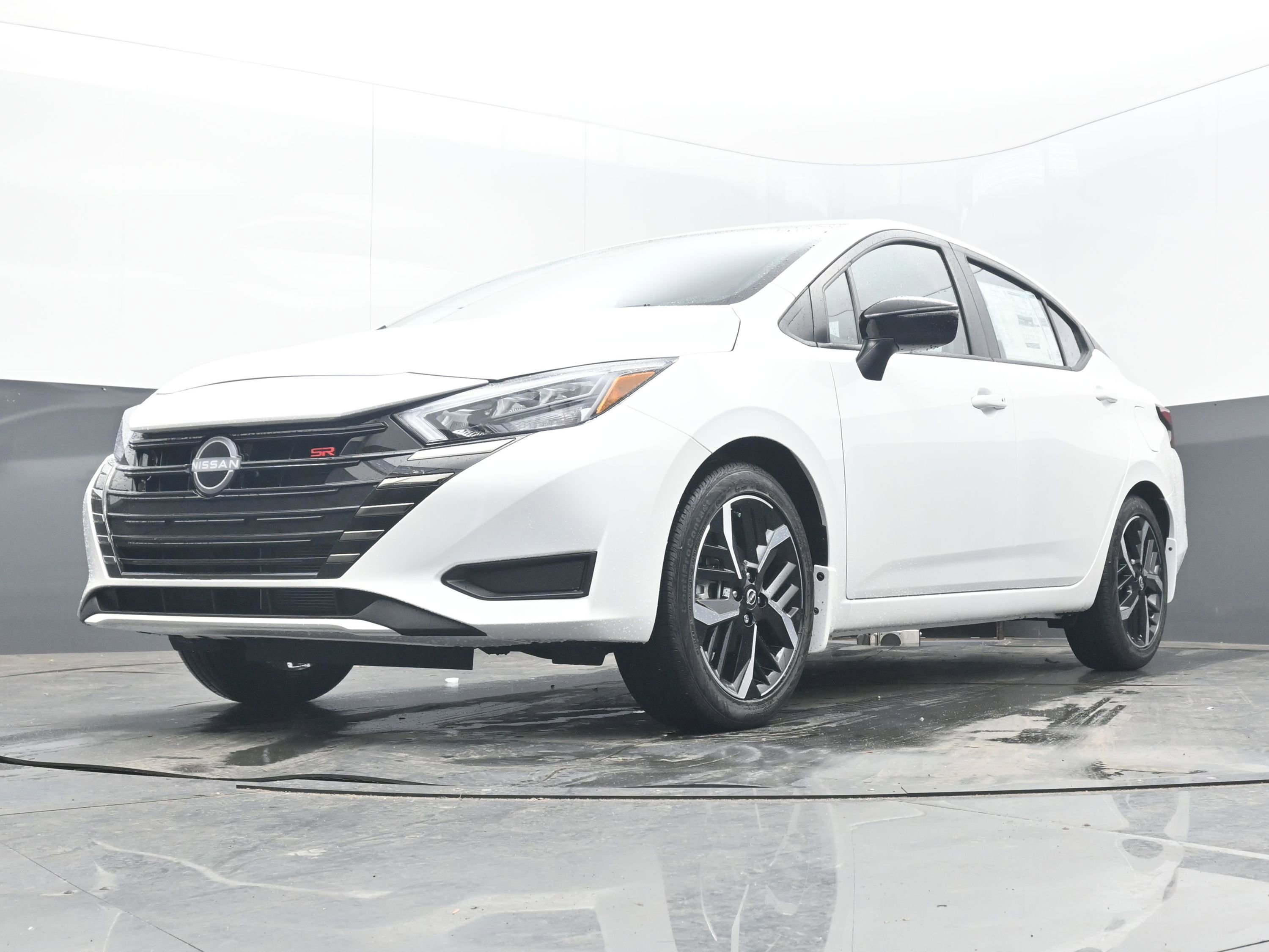 New 2025 Nissan Versa SR image 24