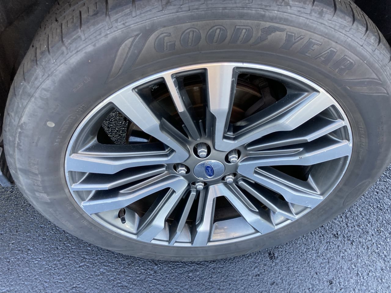Used 2017 Ford Explorer Platinum AWD/4WD image 12