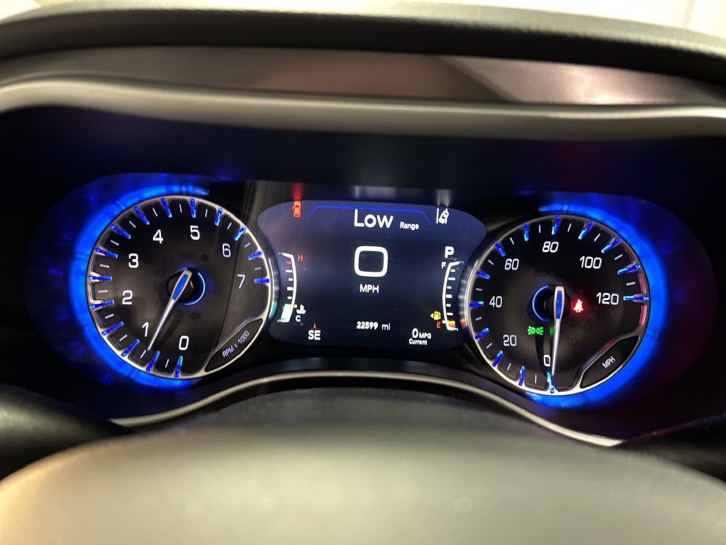 Used 2026 Chrysler Pacifica Select FWD image 16