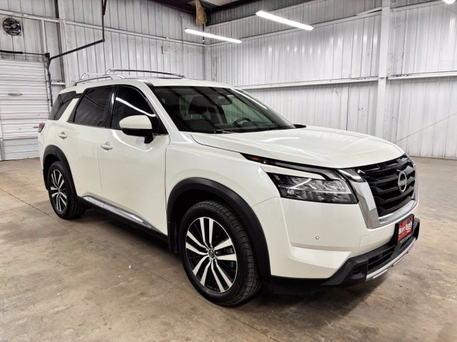 Used 2023 Nissan Pathfinder Platinum