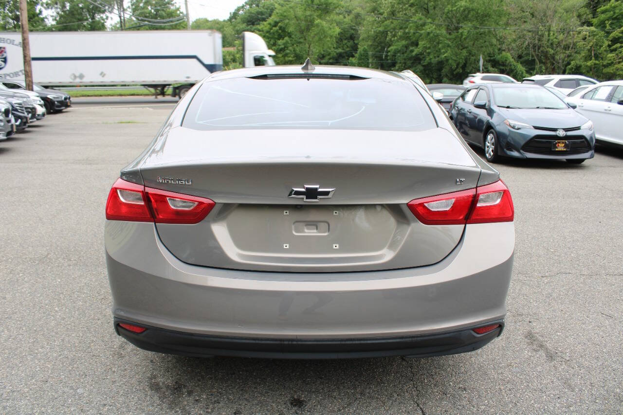 Used 2017 Chevrolet Malibu LT w/ Leather Package FWD image 9