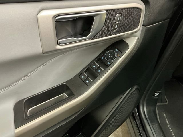 Used 2022 Ford Explorer XLT w/ Equipment Group 202A image 17