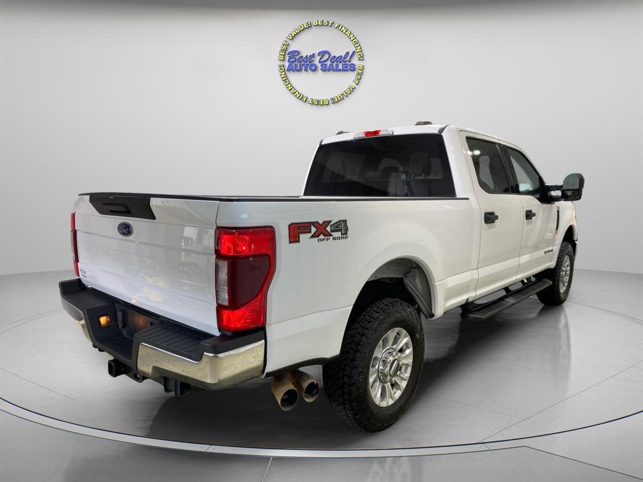 Used 2021 Ford F250 XLT w/ FX4 Off-Road Package image 4