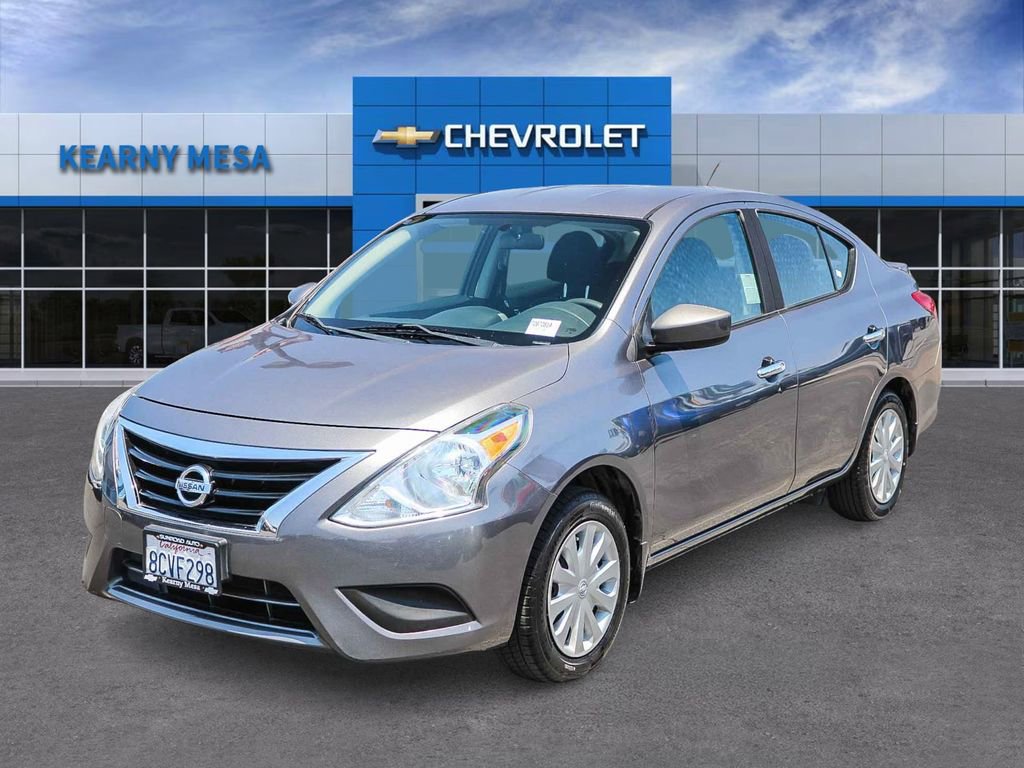 Used 2018 Nissan Versa SV FWD image 3