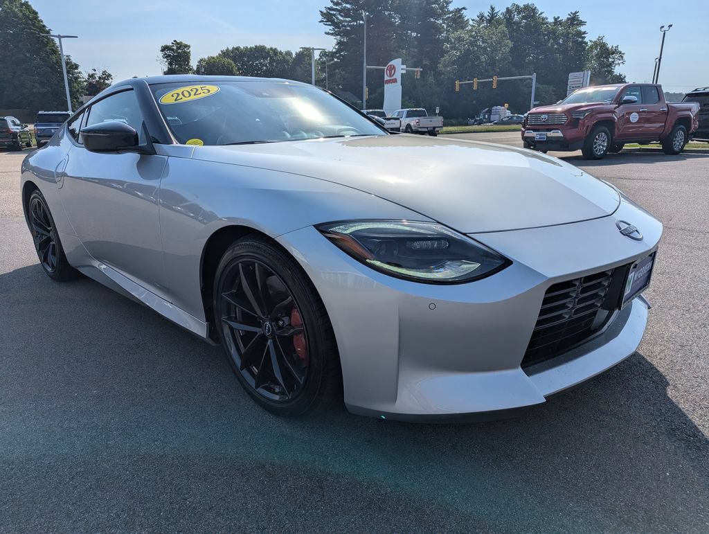 Used 2025 Nissan Z Performance w/ Floor Mat Package RWD image 8