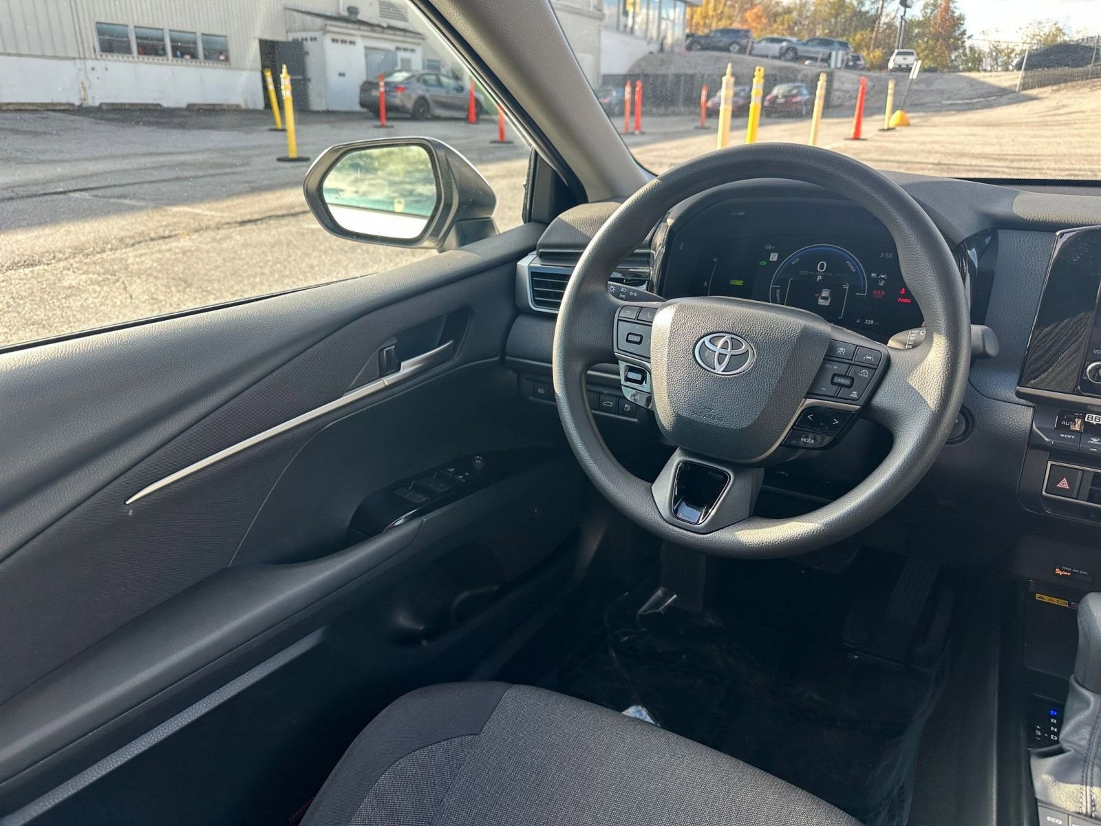 Used 2025 Toyota Camry LE image 33