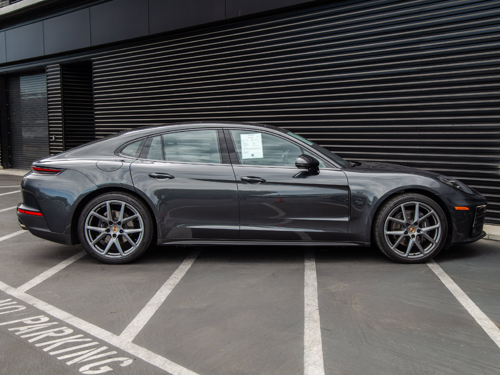 Certified 2025 Porsche Panamera RWD image 8